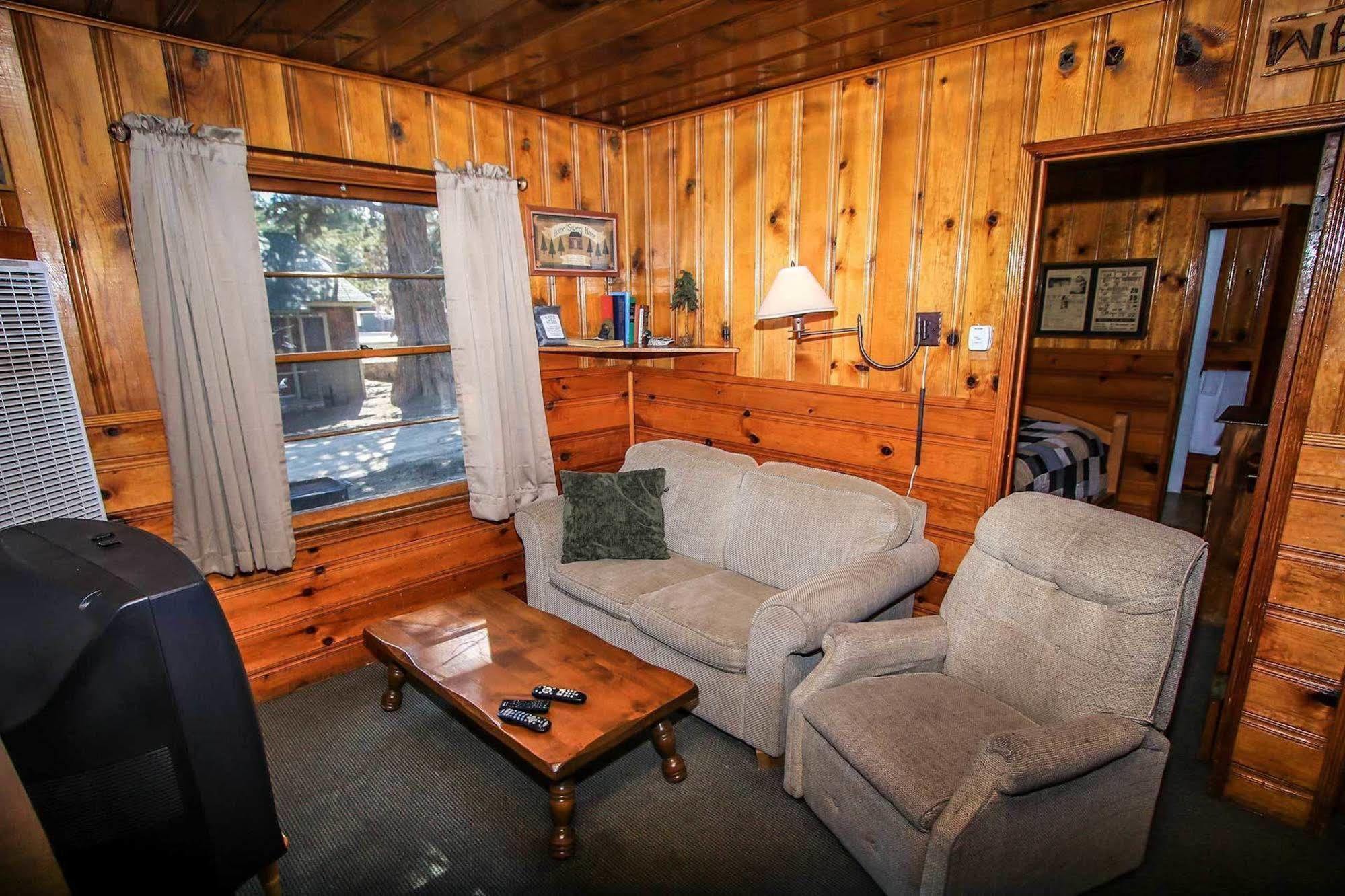 Shore Acres Lodge 빅 베어 레이크 외부 사진