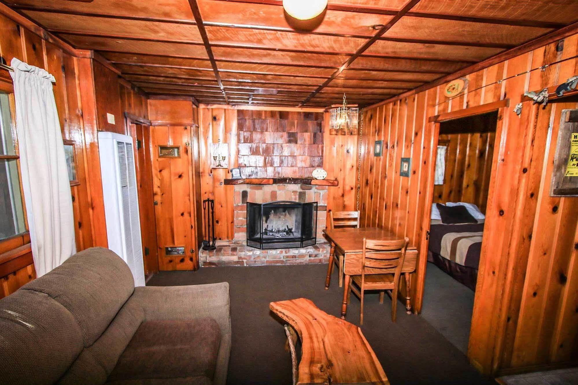 Shore Acres Lodge 빅 베어 레이크 외부 사진