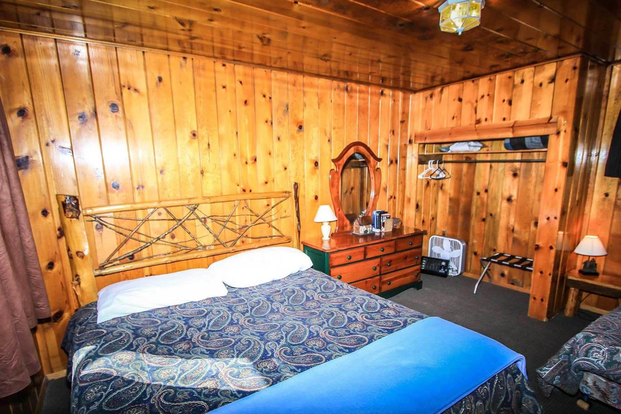 Shore Acres Lodge 빅 베어 레이크 외부 사진