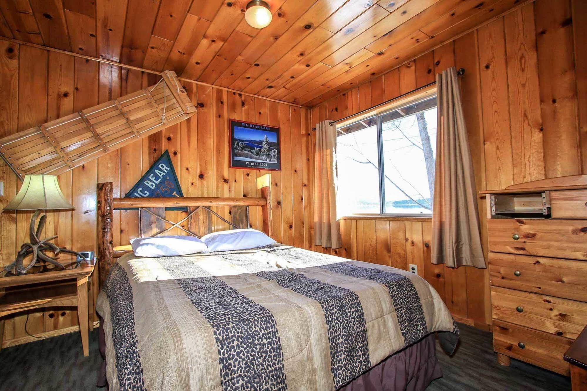 Shore Acres Lodge 빅 베어 레이크 외부 사진
